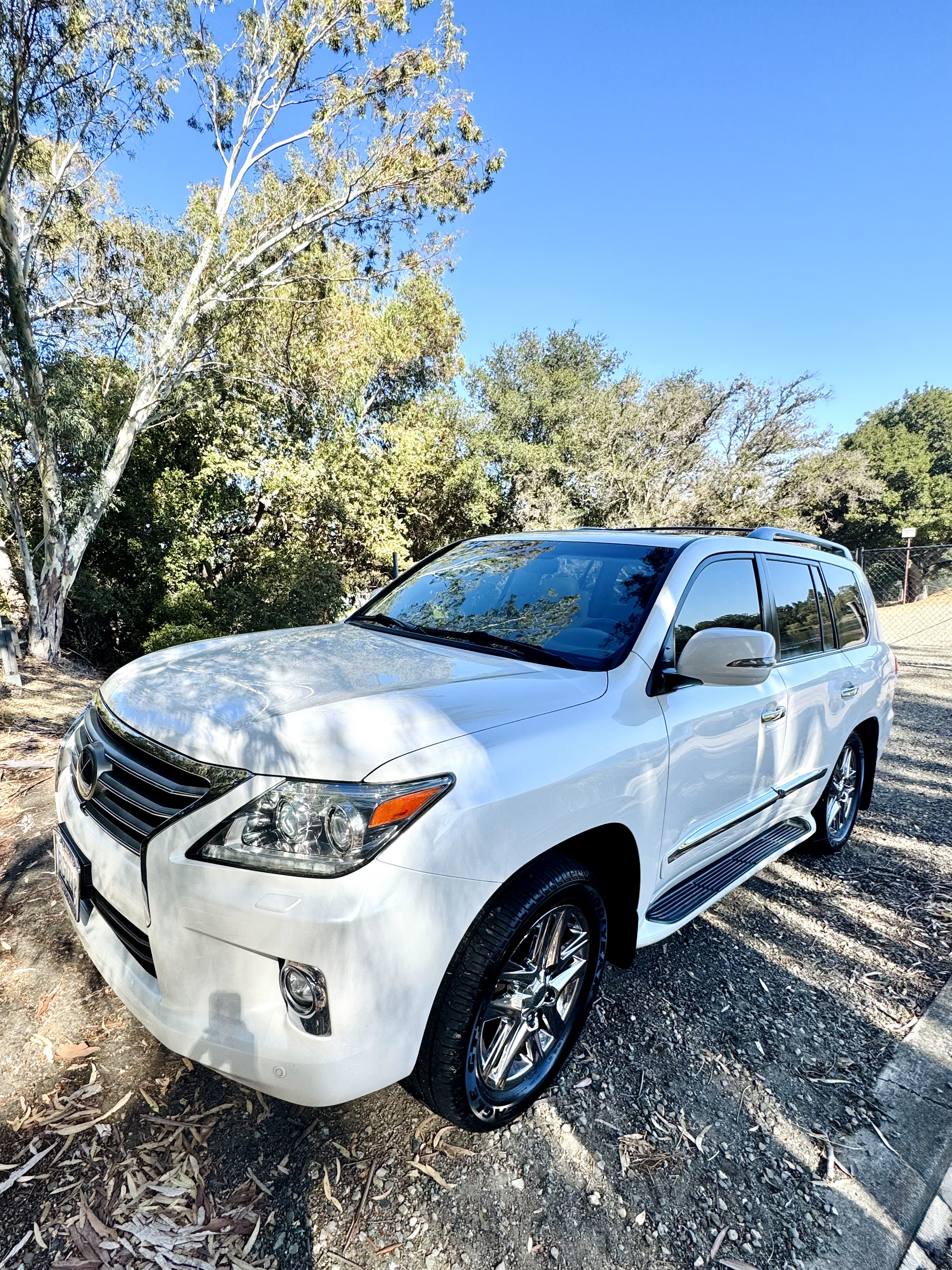 Used 2015 Lexus LX 570 4WD image 4