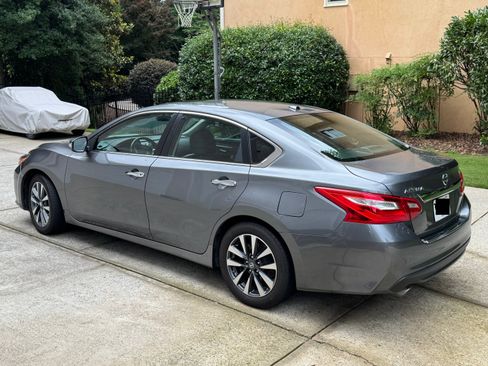 Used 2016 Nissan Altima 2.5 SL w/ 2.5 Technology w/LED Package FWD image 4