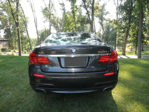Used 2013 BMW 750Li xDrive AWD/4WD image 8