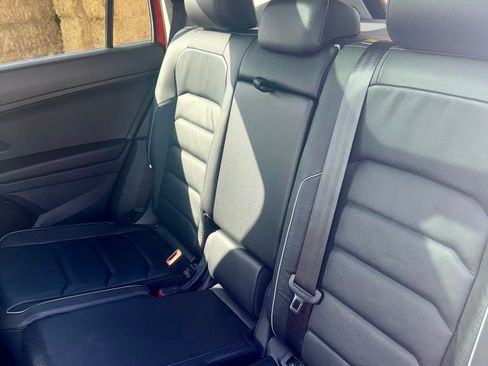 Used 2018 Volkswagen Tiguan SEL Premium image 30