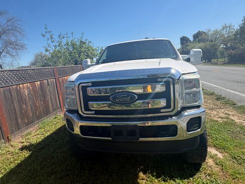 Used 2016 Ford F250 XLT image 3