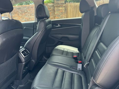 Used 2016 Kia Sorento EX FWD image 10