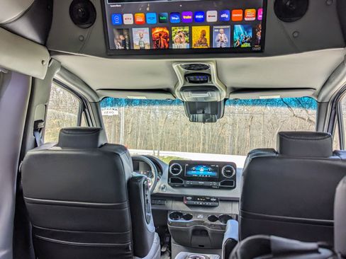 Used 2022 Mercedes-Benz Sprinter 2500 image 11