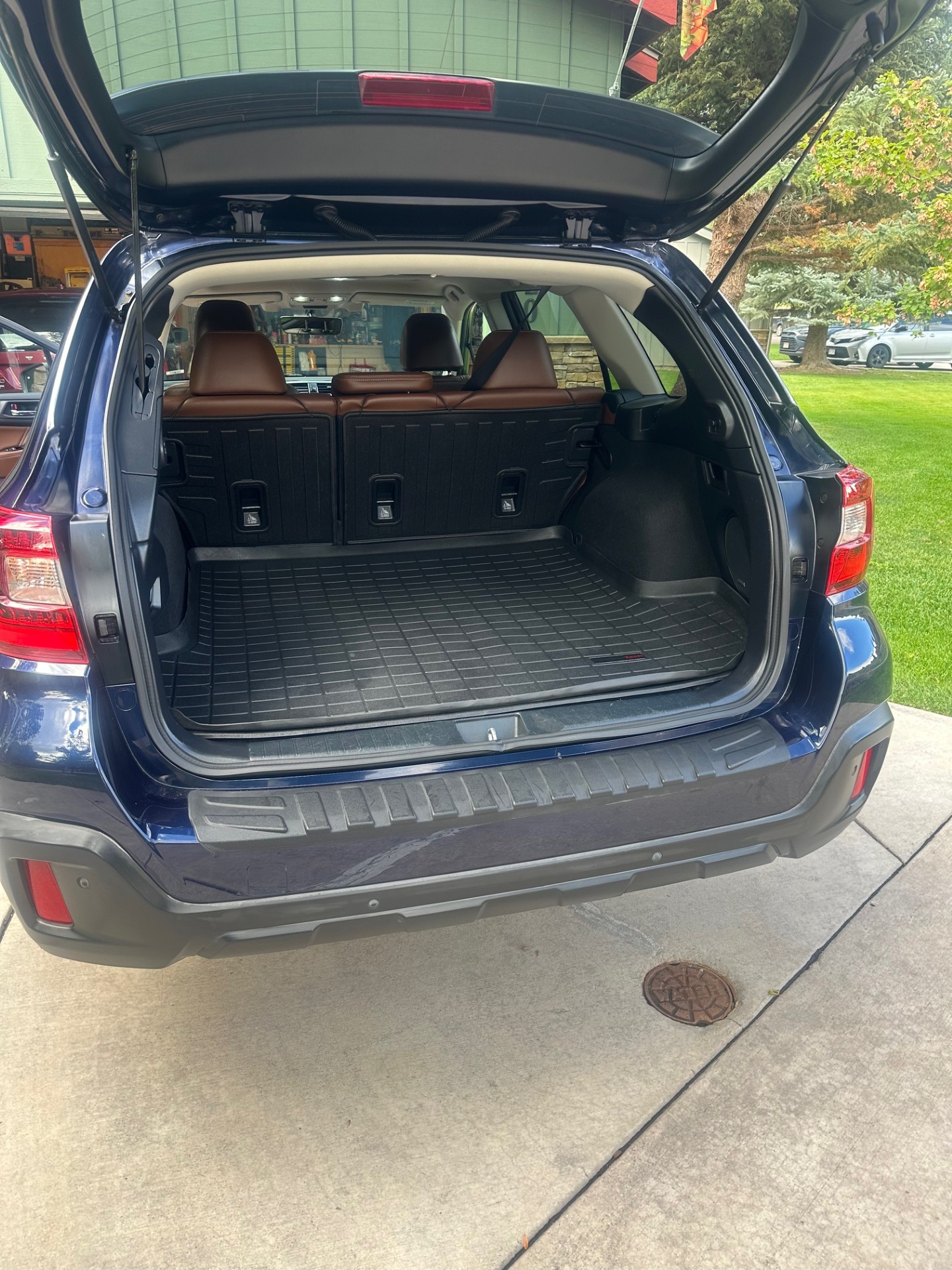 Used 2018 Subaru Outback 2.5i Touring w/ Popular Package #3 AWD/4WD image 4