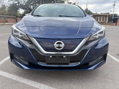 Used 2018 Nissan Leaf SV w/ SV Technology Package image 2