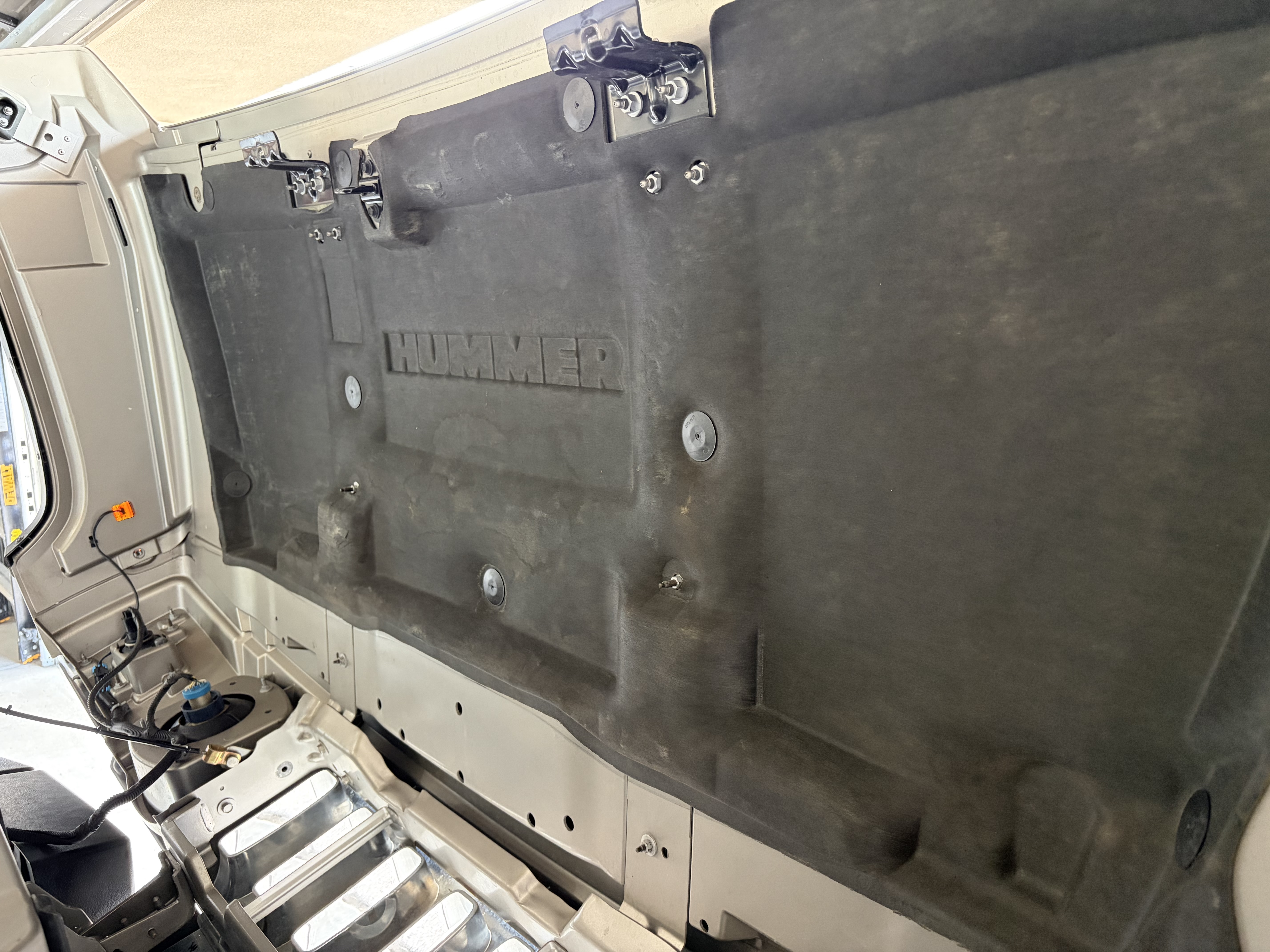 Used 2004 HUMMER H2 w/ Preferred Equipment Group AWD/4WD image 21