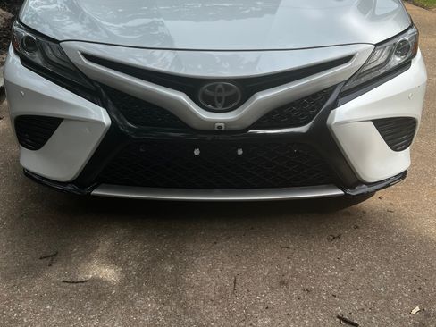Used 2018 Toyota Camry XSE image 15