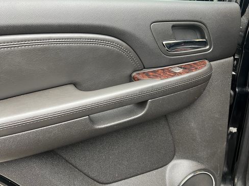 Used 2010 GMC Yukon Denali image 17