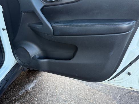 Used 2016 Nissan Rogue S image 14