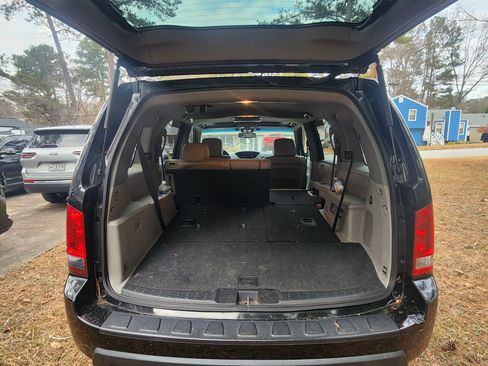 Used 2010 Honda Pilot EX-L image 11