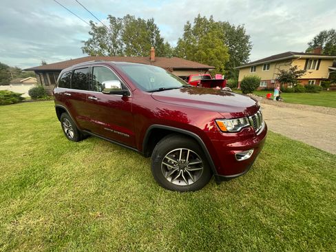 Used 2020 Jeep Grand Cherokee Limited image 13