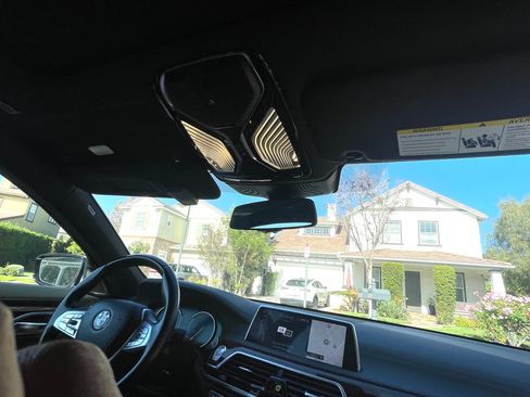 Used 2017 BMW 740i image 4