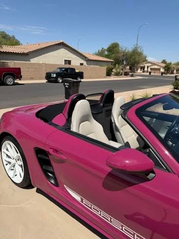Used 2024 Porsche 718 Boxster RWD image 13