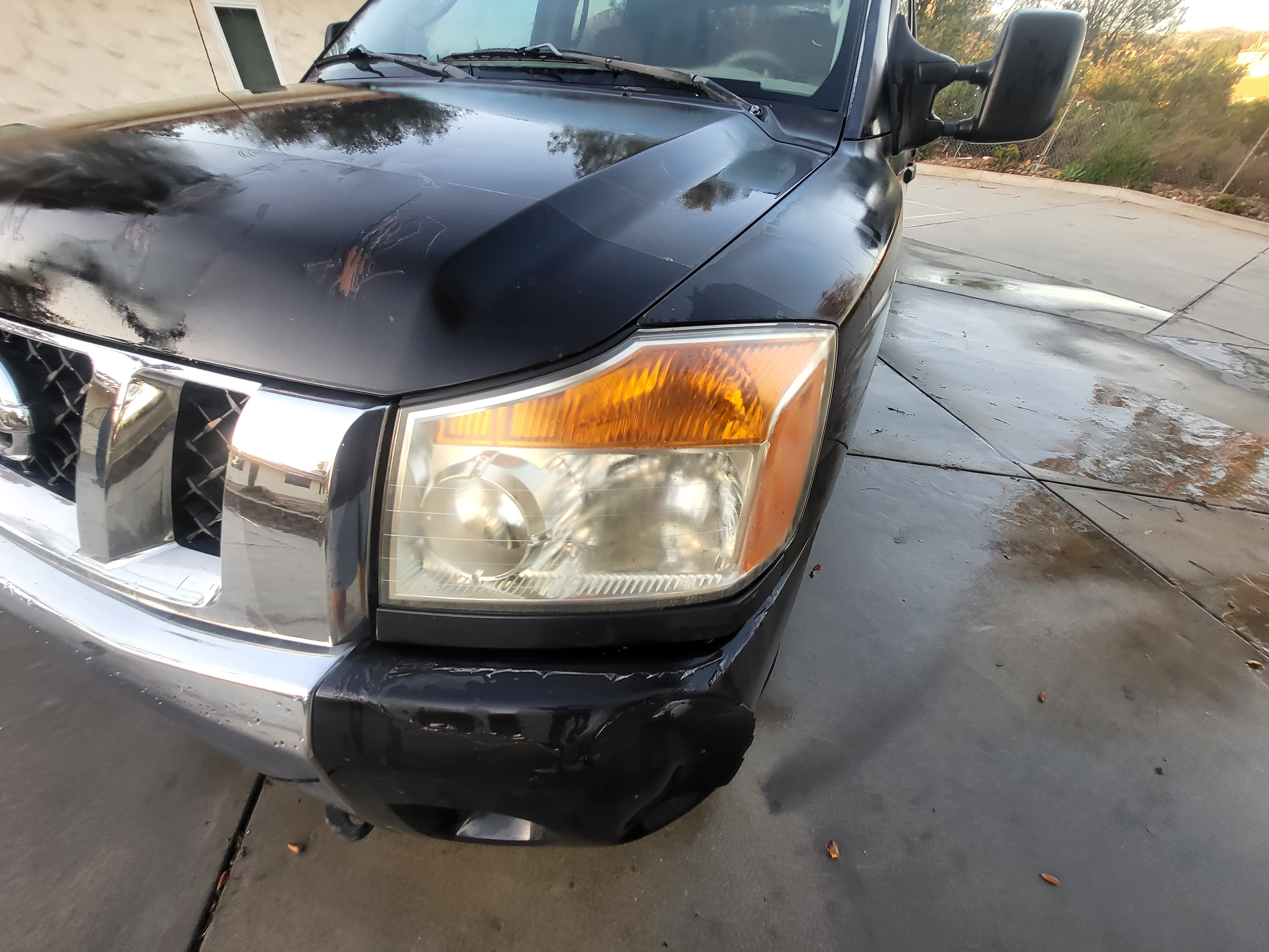 Used 2010 Nissan Titan SE w/ SE Value Truck Pkg AWD/4WD image 12