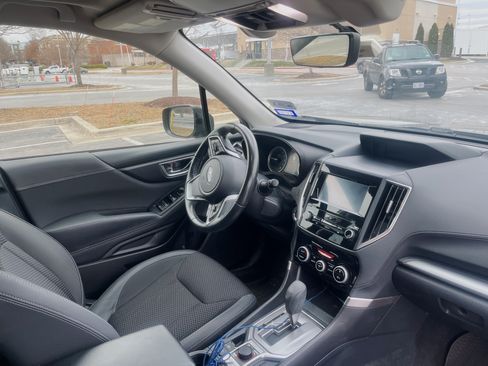 Used 2021 Subaru Forester Premium image 9