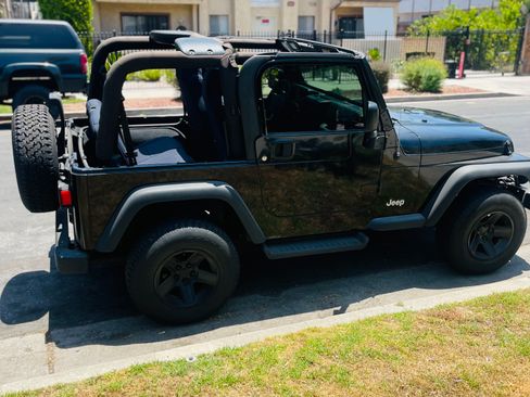 Used 2004 Jeep Wrangler 4WD w/ Dual Top Group image 10