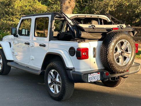 Used 2018 Jeep Wrangler Unlimited Sahara image 13