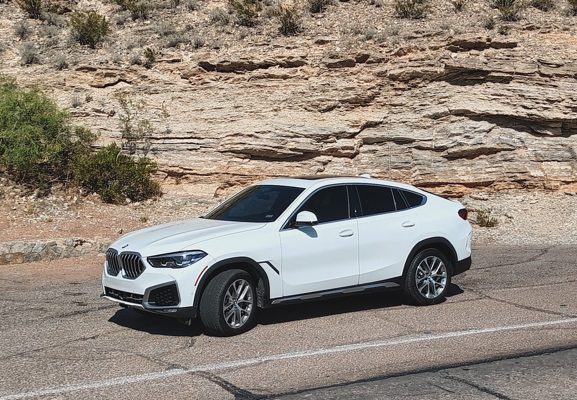 Used 2020 BMW X6 sDrive40i w/ Premium Package RWD image 17