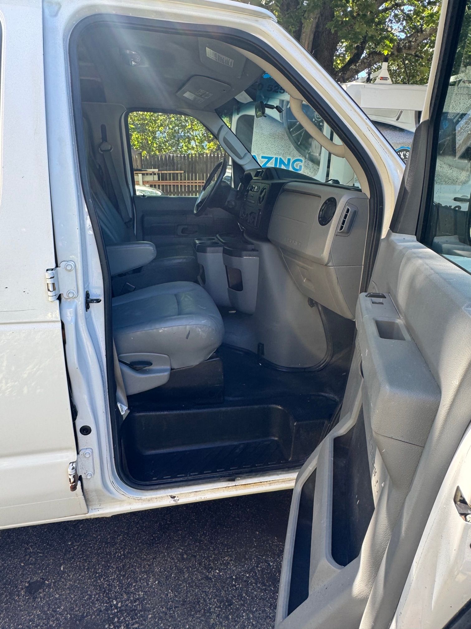 Used 2014 Ford E-250 and Econoline 250 w/ Commercial Cargo Van Package RWD image 9