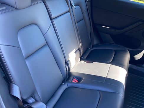 Used 2021 Tesla Model Y Long Range image 13