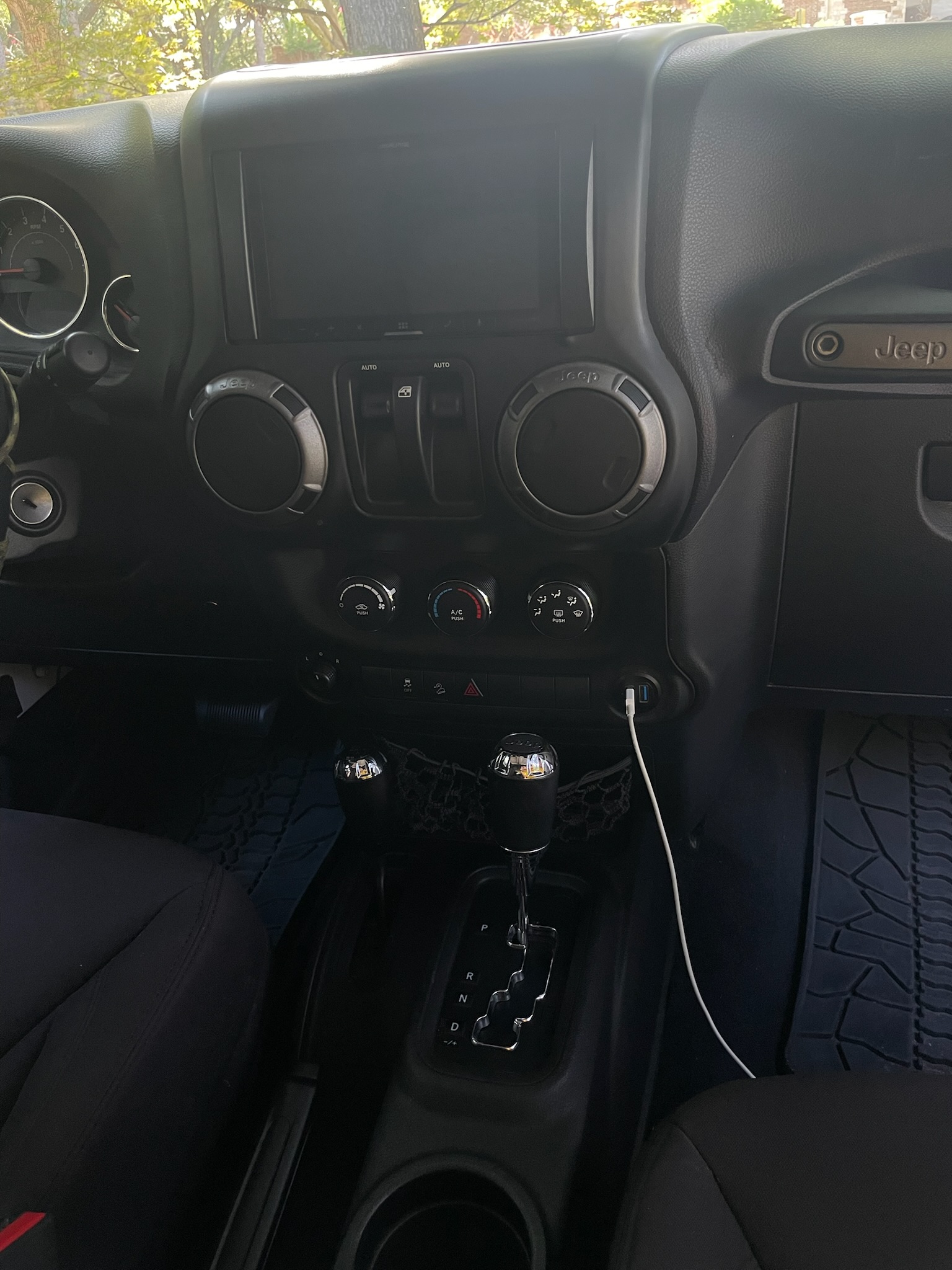 Used 2013 Jeep Wrangler Sport AWD/4WD image 8
