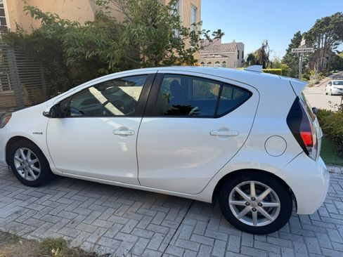 Used 2015 Toyota Prius C Three FWD image 6
