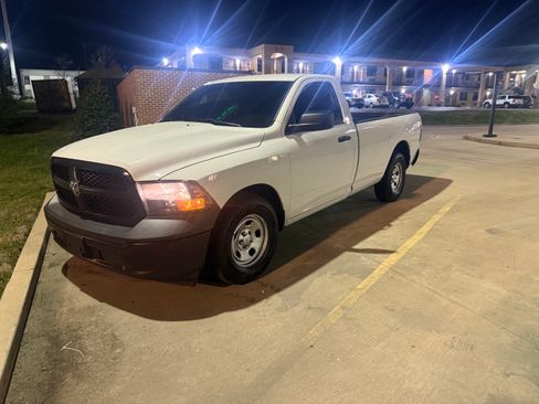 Used 2017 RAM 1500 Tradesman RWD image 5