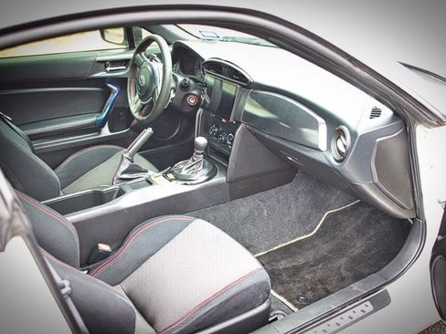 Used 2013 Subaru BRZ Premium image 4