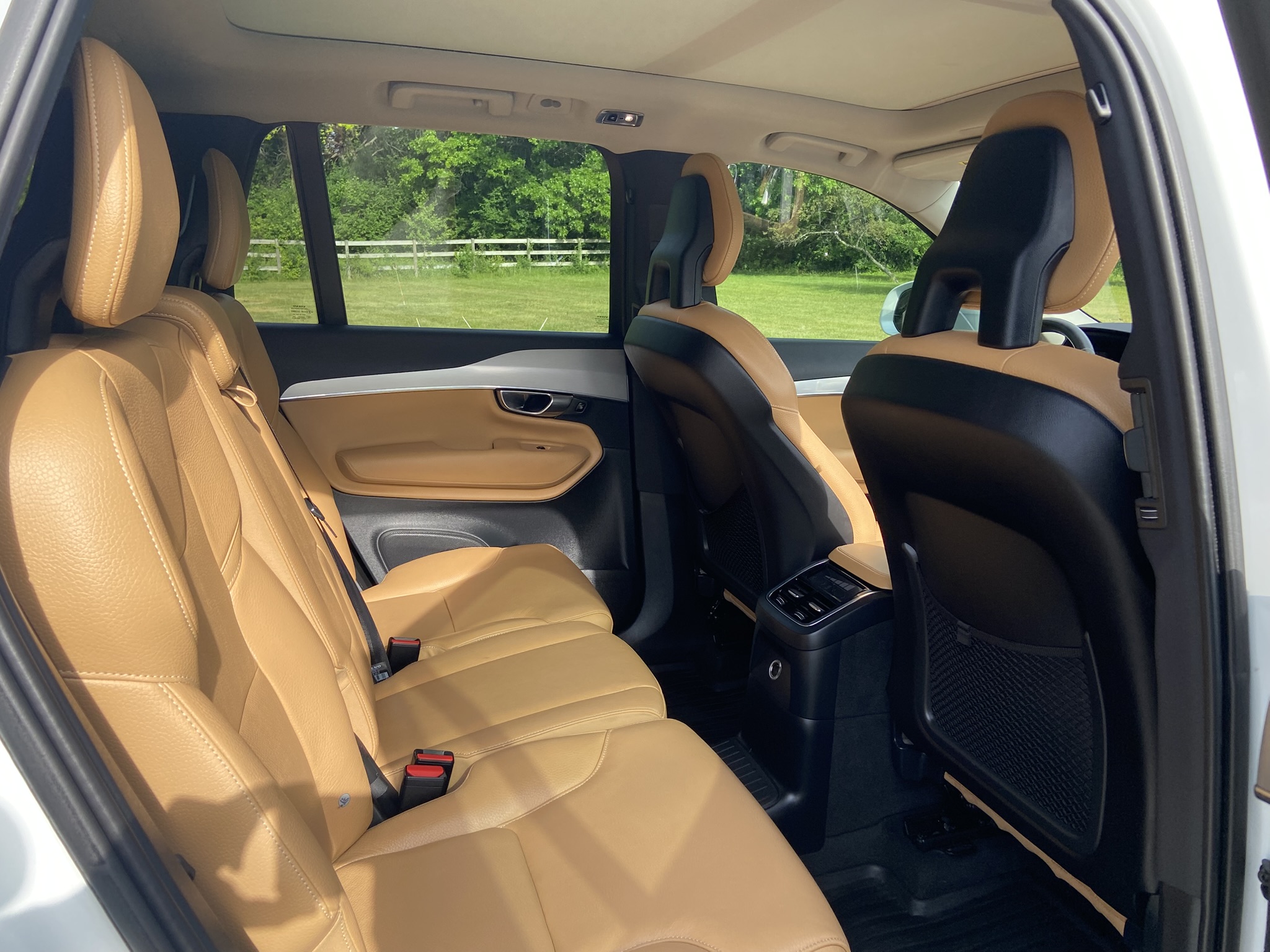 Used 2016 Volvo XC90 T8 Momentum w/ Vision Package AWD/4WD image 17