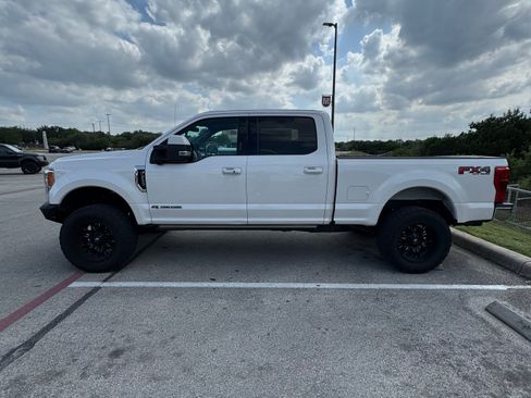 Used 2019 Ford F250 Lariat w/ Lariat Ultimate Package image 10