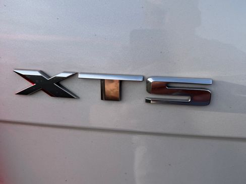 Used 2016 Cadillac XTS Premium FWD image 23