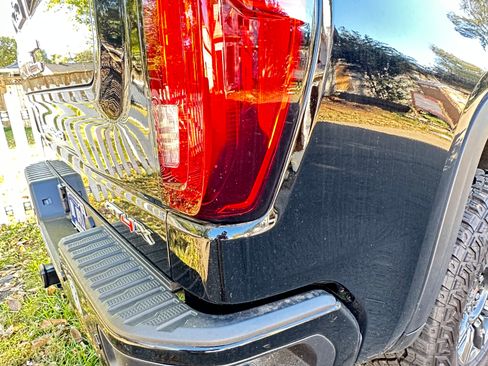 Used 2024 GMC Sierra 1500 AT4X image 22