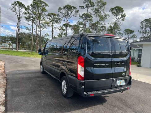 Used 2021 Ford Transit 350 XLT image 9
