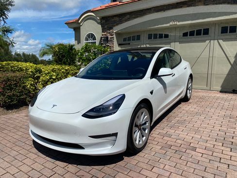Used 2022 Tesla Model 3 Standard Sedan 4D image 1