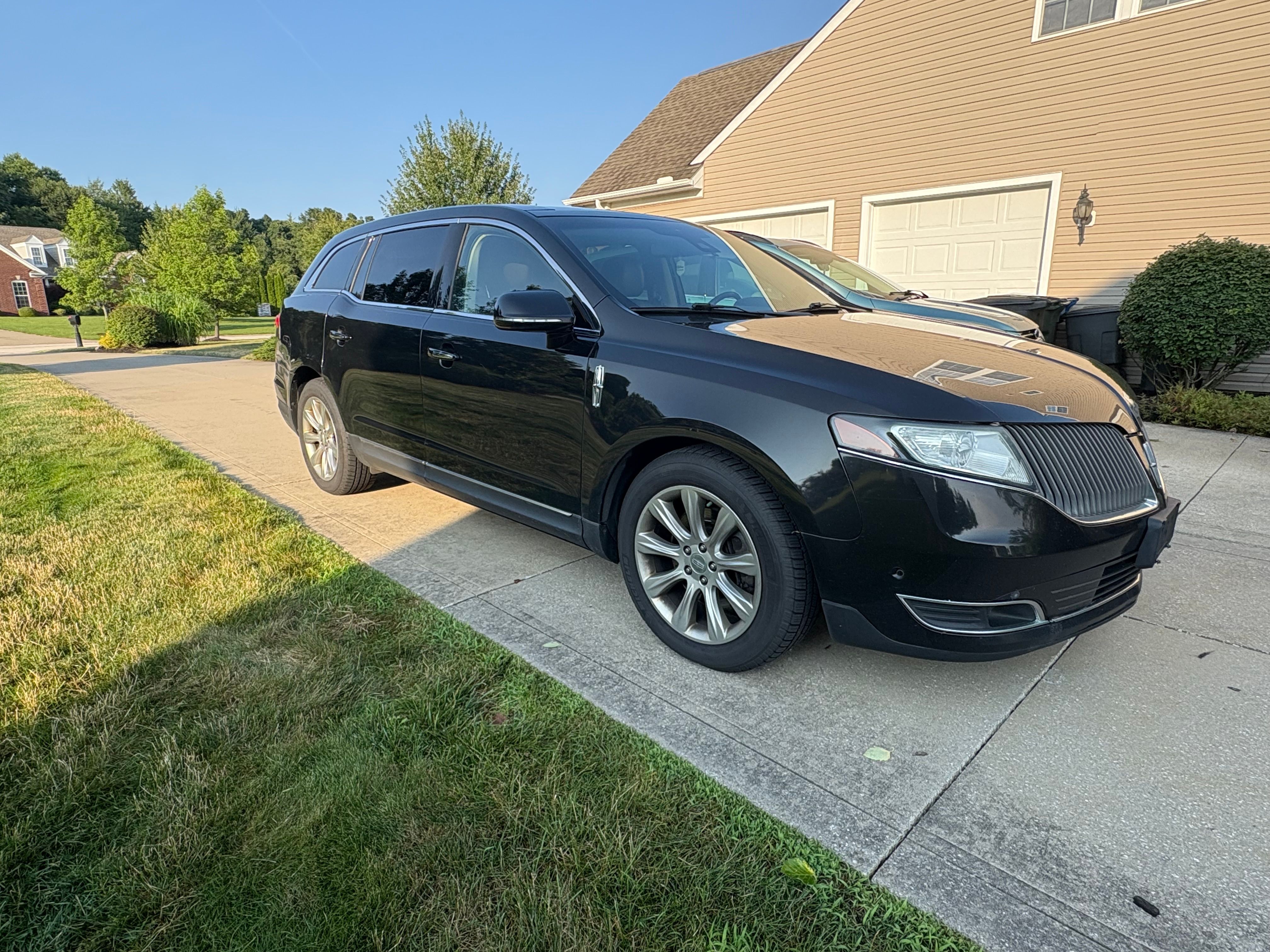 Used 2014 Lincoln MKT AWD w/ Equipment Group 201A image 2