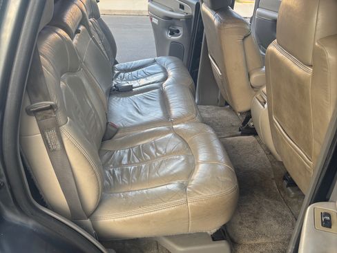 Used 2001 Chevrolet Tahoe LT w/ LT Preferred Equipment Group image 12