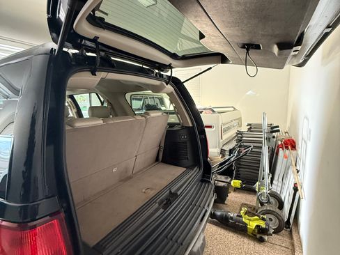 Used 2003 Lincoln Navigator Sport Utility 4D image 10