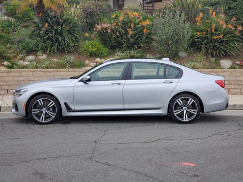 Used 2016 BMW 750i image 5