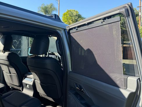 Used 2025 Lexus GX 550 w/ Accessory Package (2T) AWD/4WD image 8