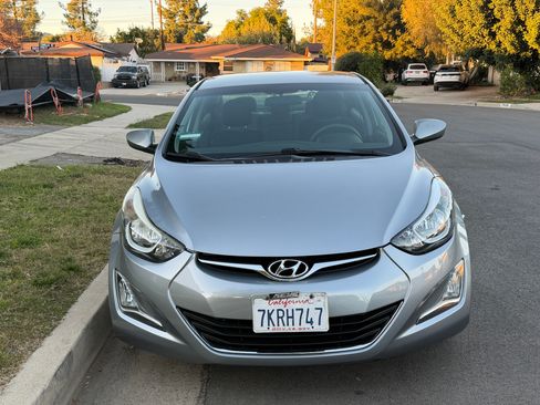 Used 2015 Hyundai Elantra SE w/ Option Group 02 image 9