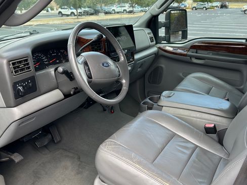 Used 2004 Ford F250 Lariat RWD image 14