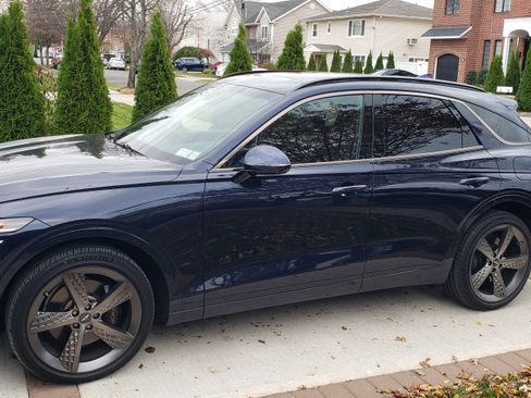 Used 2024 Genesis GV70 2.5T w/ Sport Prestige Package image 1