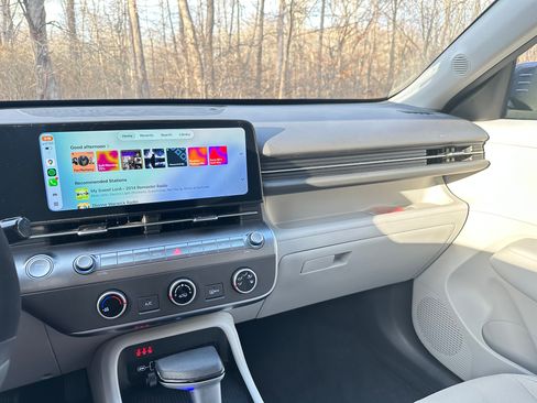 Used 2024 Hyundai Kona SE image 8