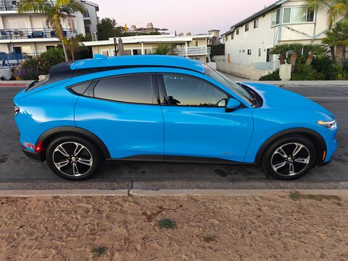 Used 2022 Ford Mustang Mach-E Select image 16