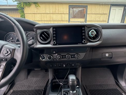 Used 2020 Toyota Tacoma TRD Off-Road image 20