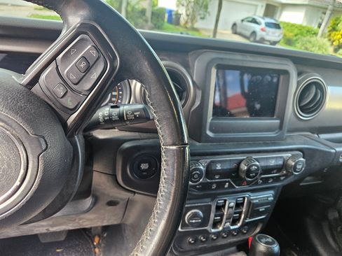 Used 2020 Jeep Wrangler Unlimited Sport S image 9