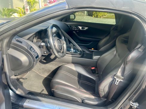 Used 2017 Jaguar F-TYPE S image 12