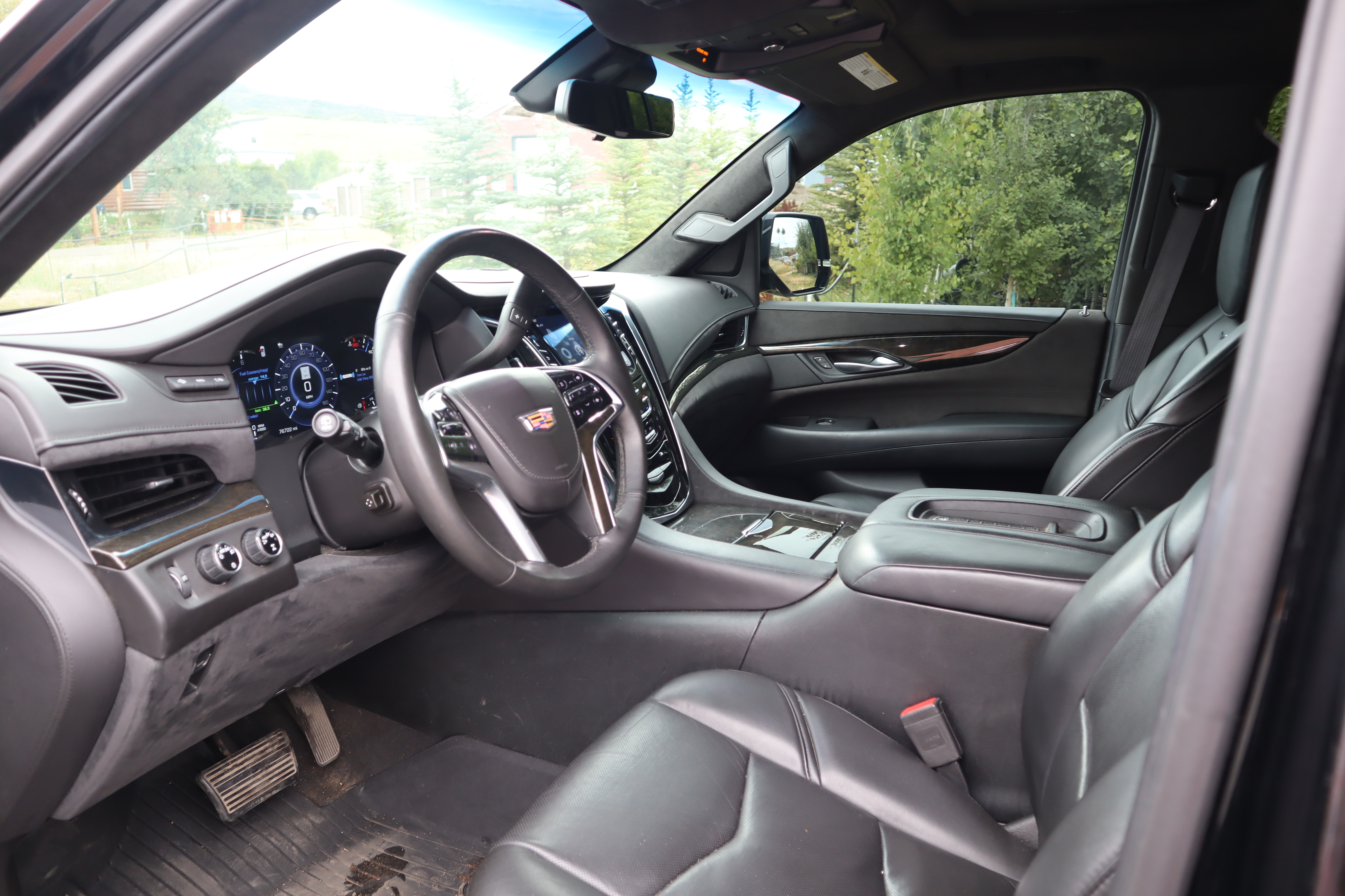Used 2017 Cadillac Escalade ESV Platinum AWD/4WD image 5