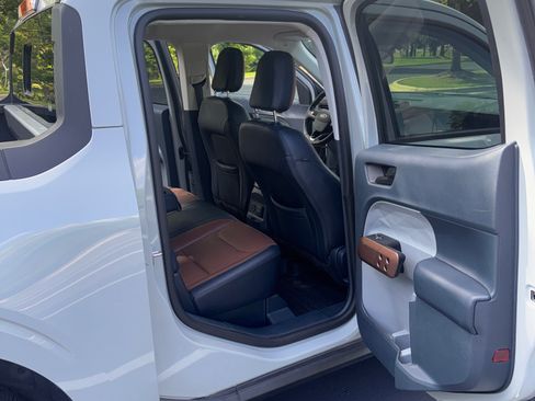 Used 2022 Ford Maverick Lariat w/ Lariat Luxury Package FWD image 14