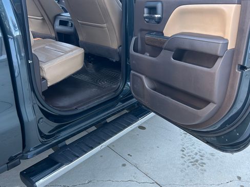 Used 2018 GMC Sierra 2500 Denali w/ Duramax Plus Package image 9